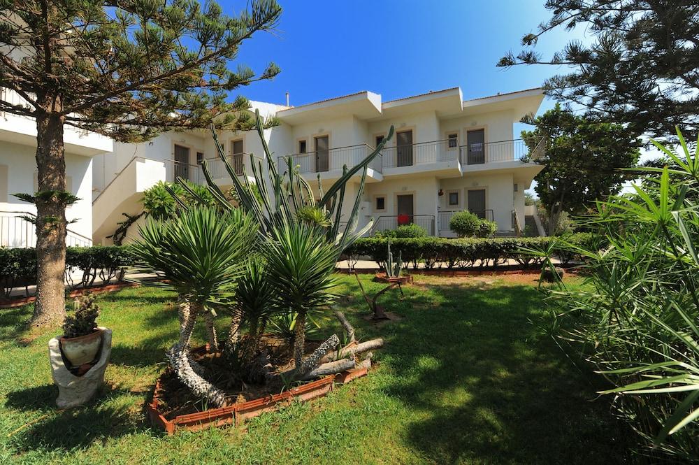Oasis Beach Hotel - Adults Only أنِساراس المظهر الخارجي الصورة