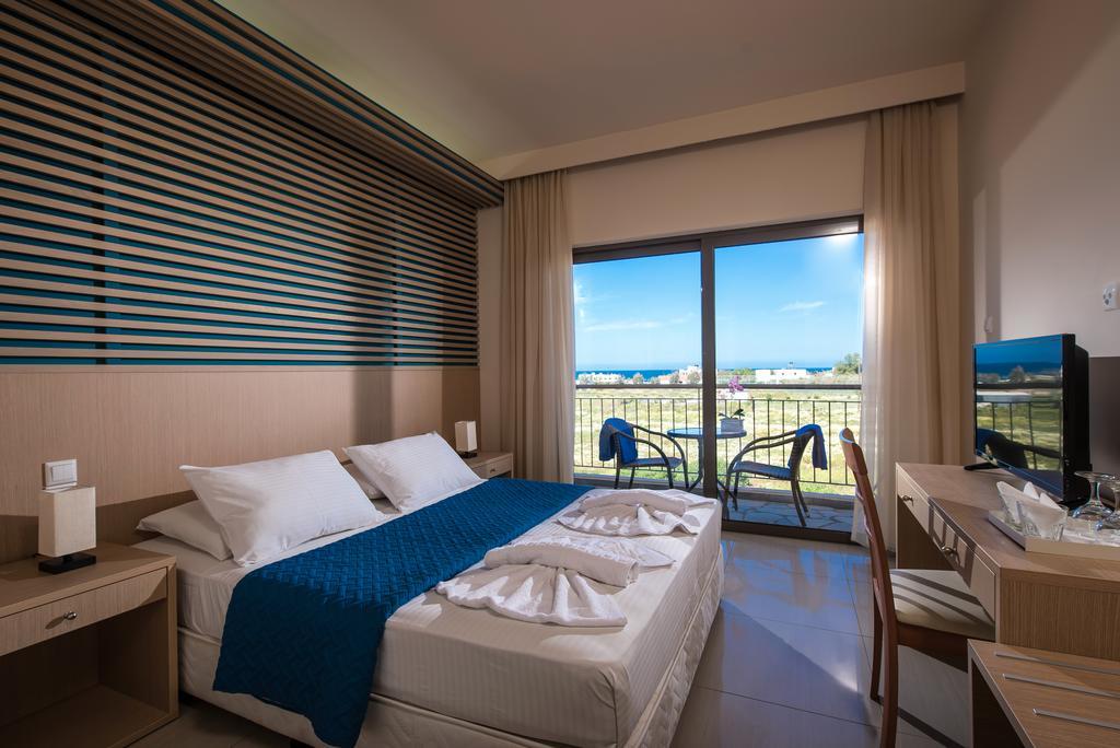 Oasis Beach Hotel - Adults Only أنِساراس المظهر الخارجي الصورة