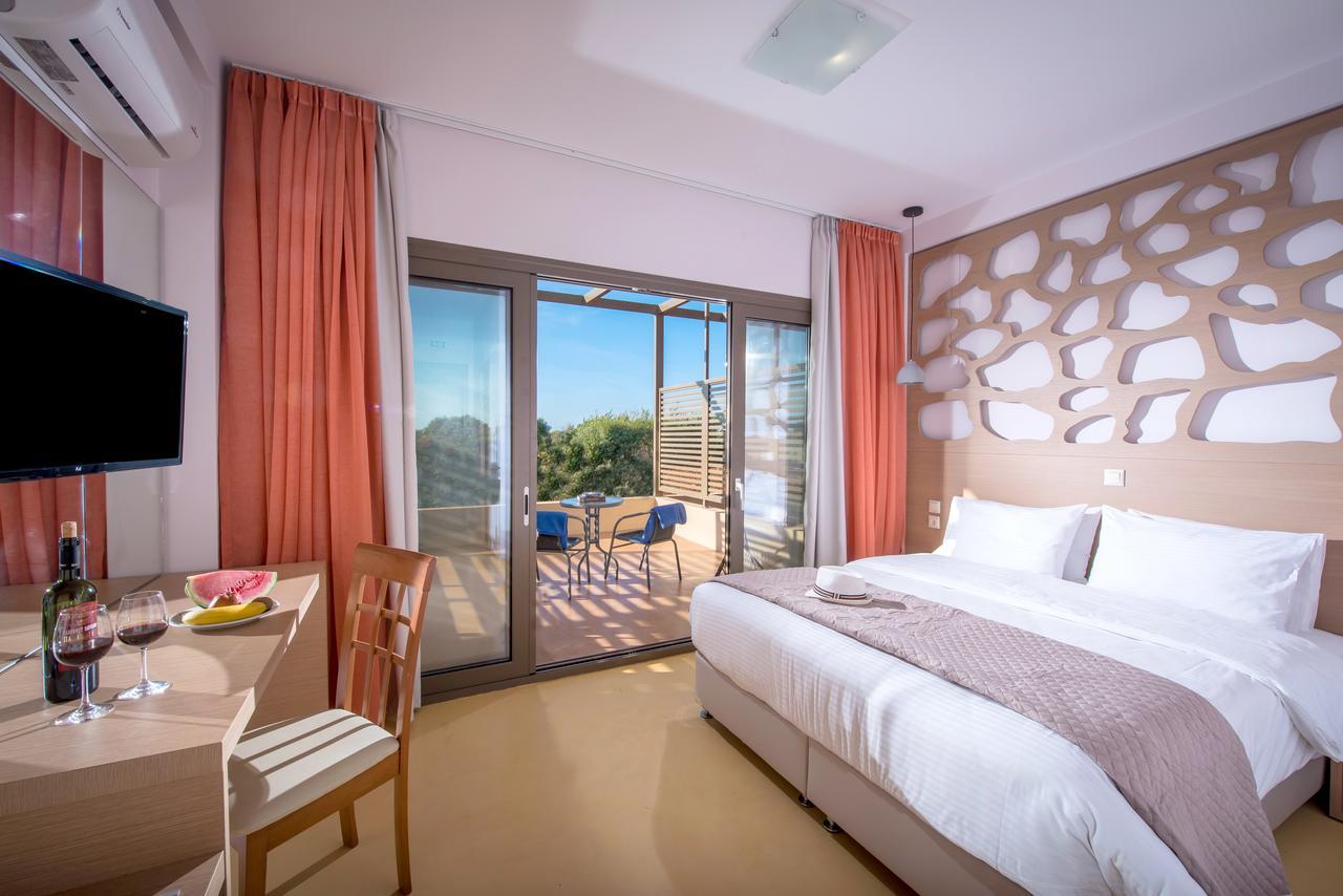 Oasis Beach Hotel - Adults Only أنِساراس المظهر الخارجي الصورة