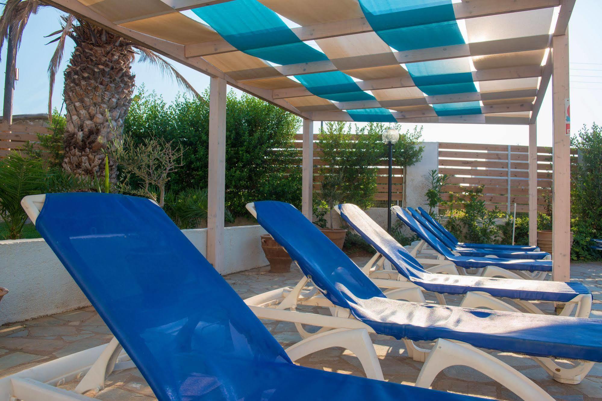 Oasis Beach Hotel - Adults Only أنِساراس المظهر الخارجي الصورة