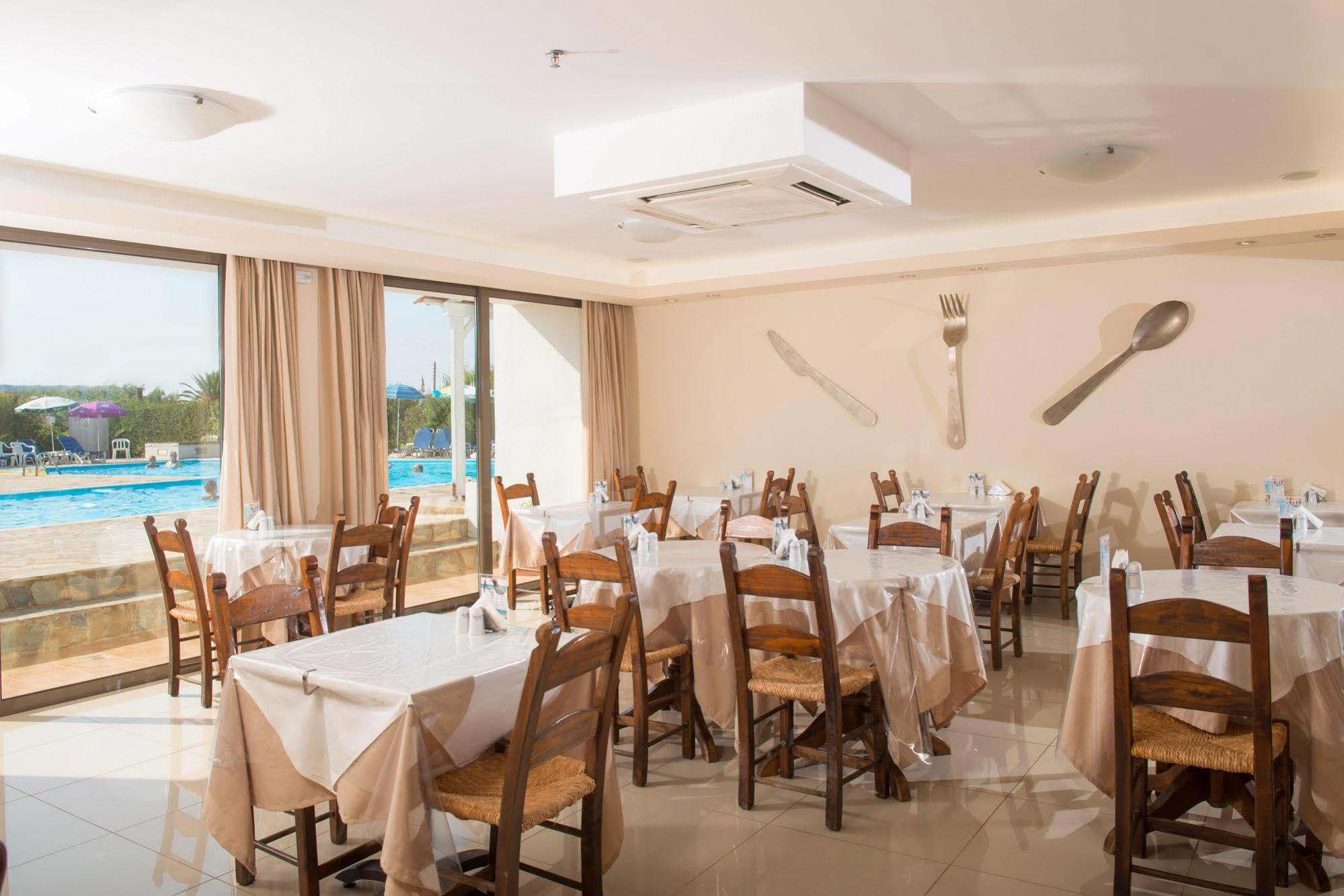 Oasis Beach Hotel - Adults Only أنِساراس المظهر الخارجي الصورة