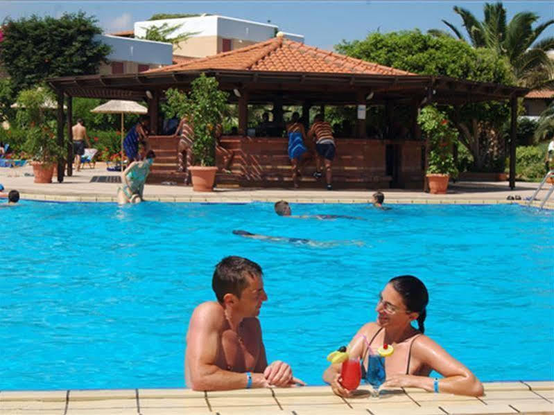 Oasis Beach Hotel - Adults Only أنِساراس المظهر الخارجي الصورة