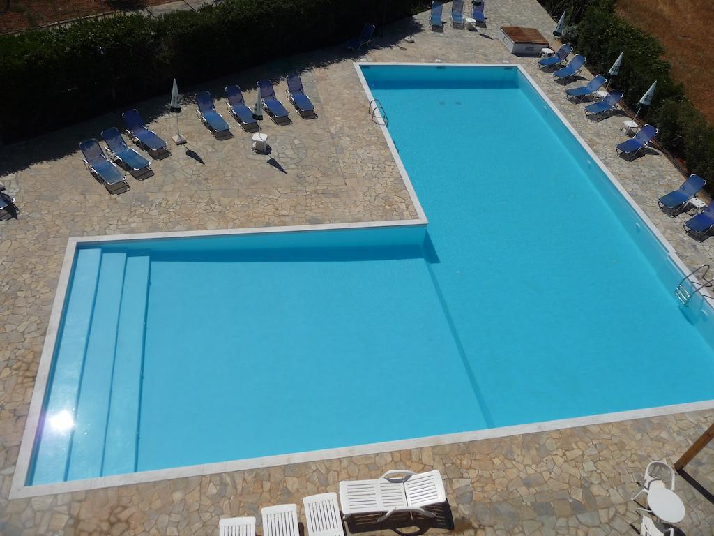 Oasis Beach Hotel - Adults Only أنِساراس المظهر الخارجي الصورة